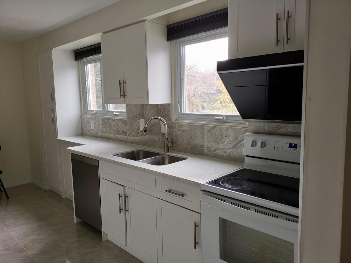 Private Rooms In House In North York Shared Kitchen Toronto Exterior foto