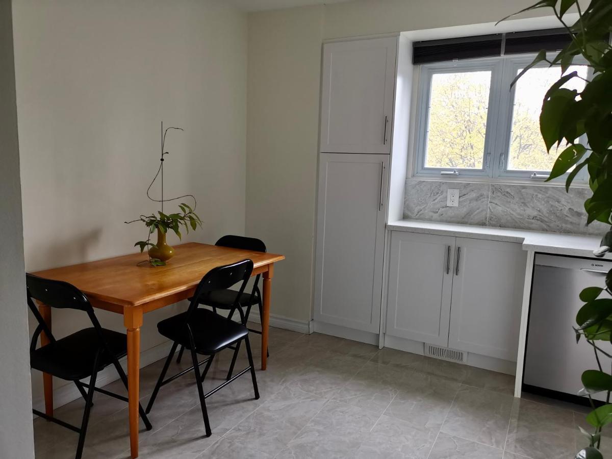 Private Rooms In House In North York Shared Kitchen Toronto Exterior foto